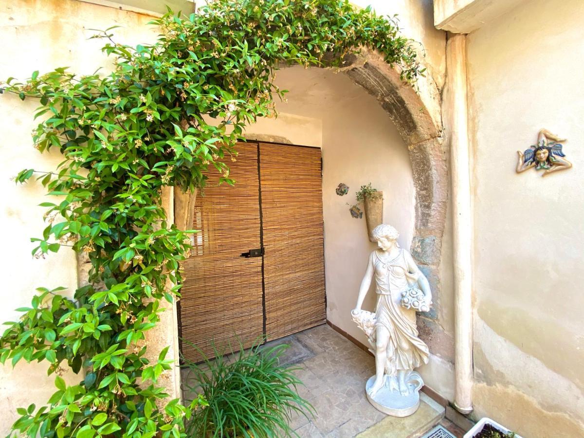 Casa Aurora Apartment Syracuse Bagian luar foto